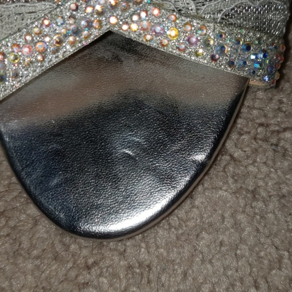 Shoes - Picture 5 of 8